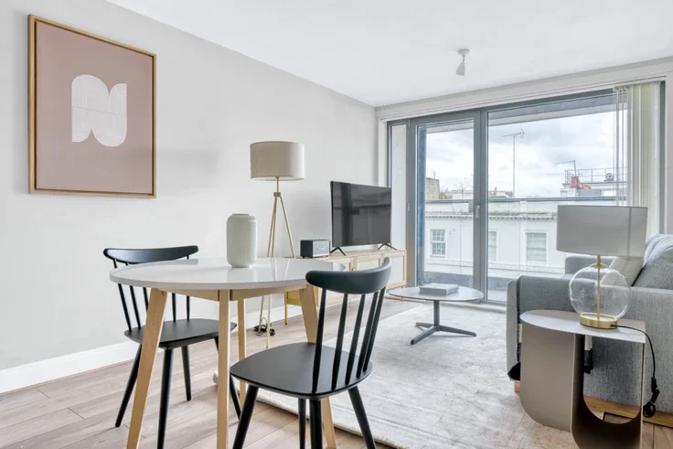 Flat Warwick Way in City of Westminster