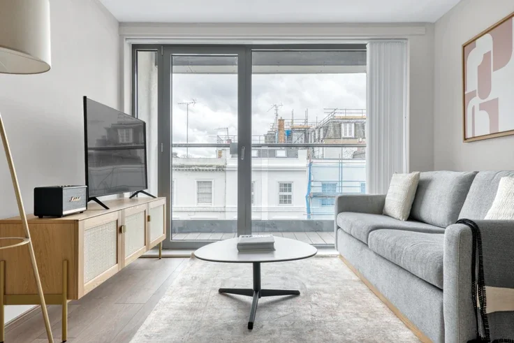 Flat Warwick Way in City of Westminster