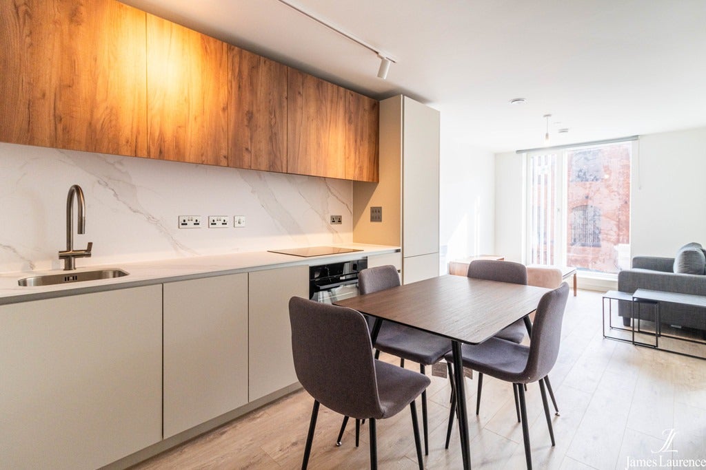 Flat Birchall Street in Birmingham
