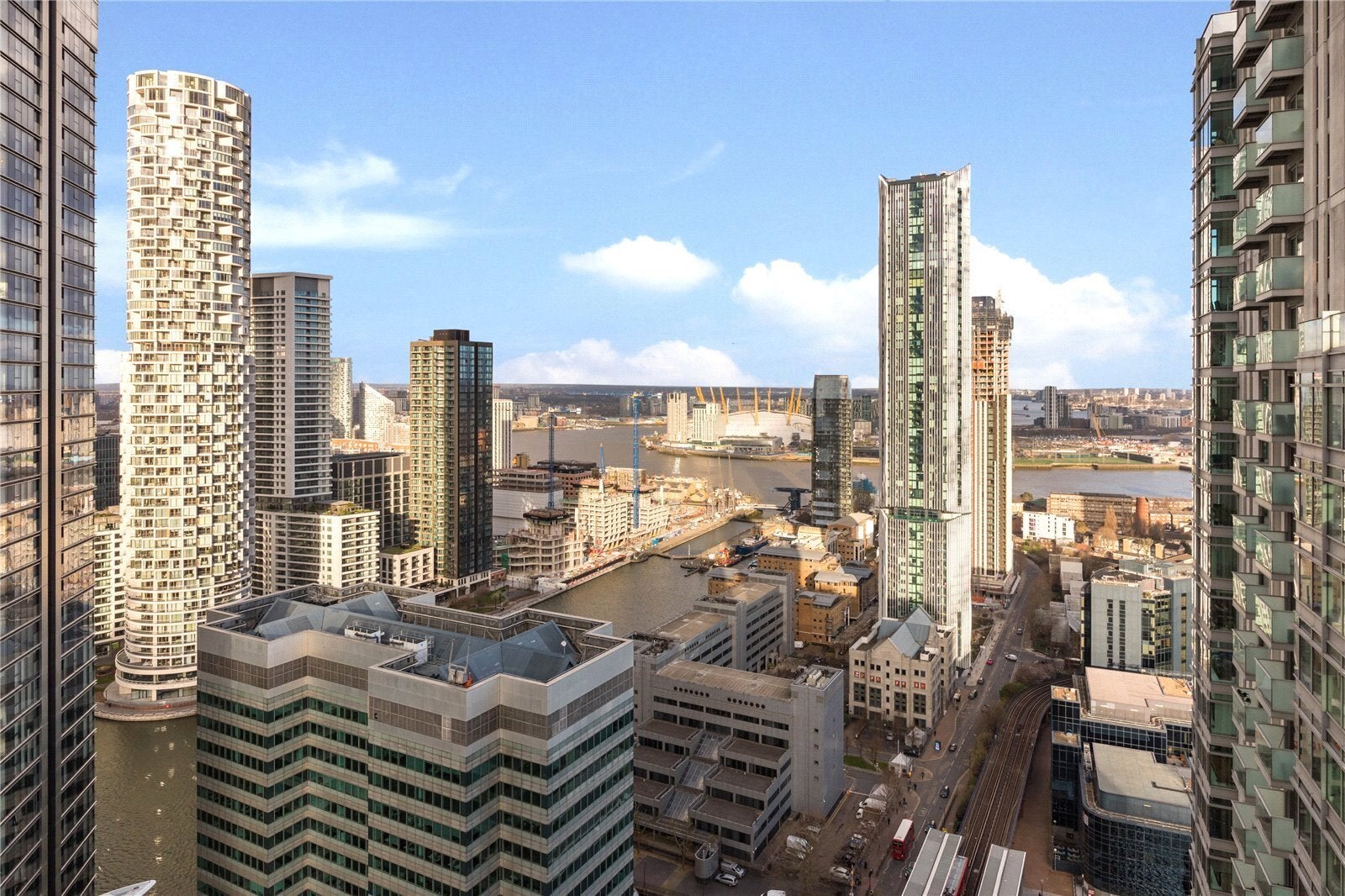 Flat Pan Peninsula Square in Greater London