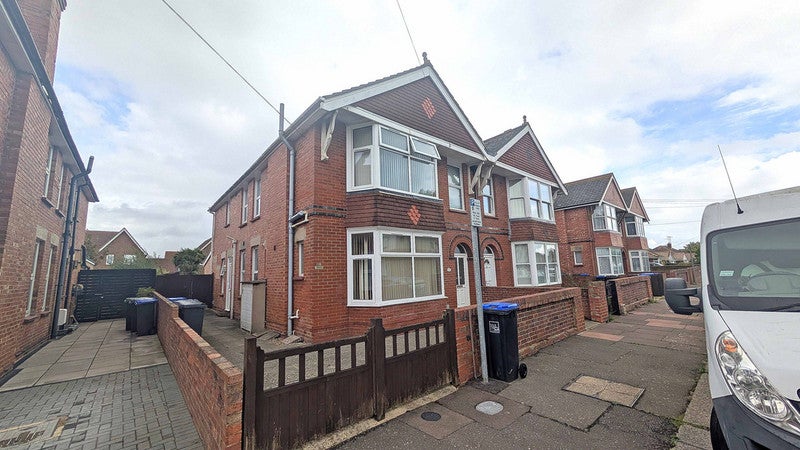 Flat Chatham Road in Worthing