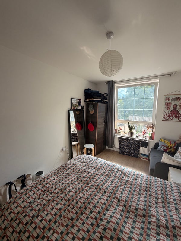 Room Long Lane in Greater London