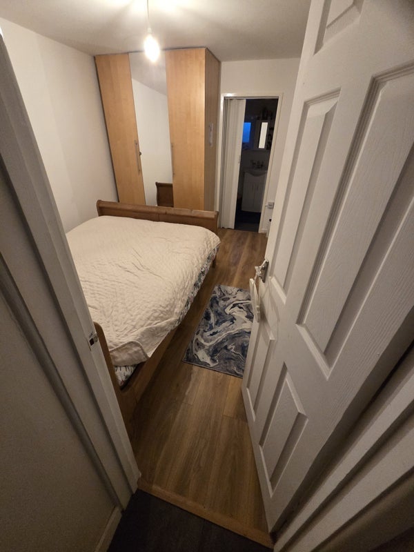 Room Whitehorse Lane in Greater London