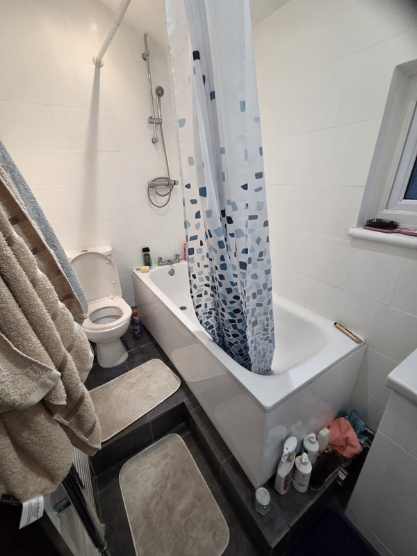 Room Whitehorse Lane in Greater London