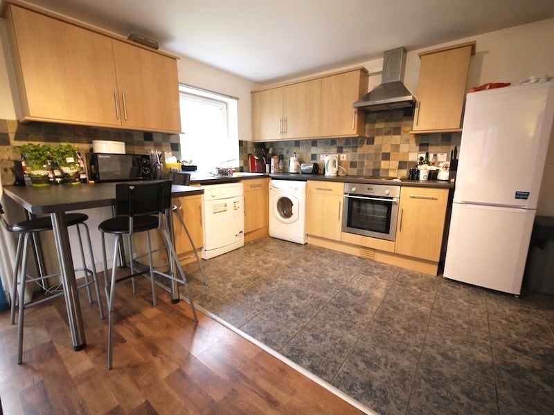 Room Westferry Road in Greater London