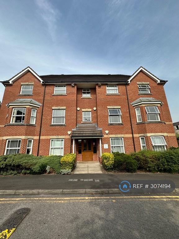 Flat Royal Court Drive in Bolton