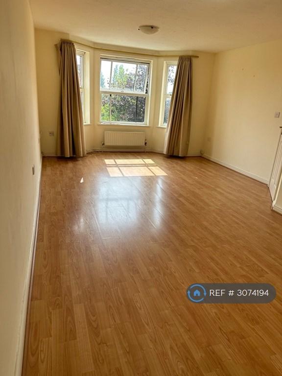 Flat Royal Court Drive in Bolton