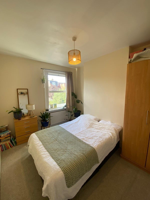 Room Ashville Road in Greater London