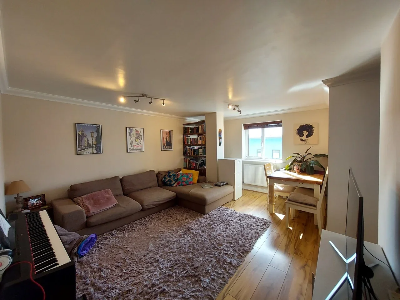 Flat Colebrook Street in Greater London