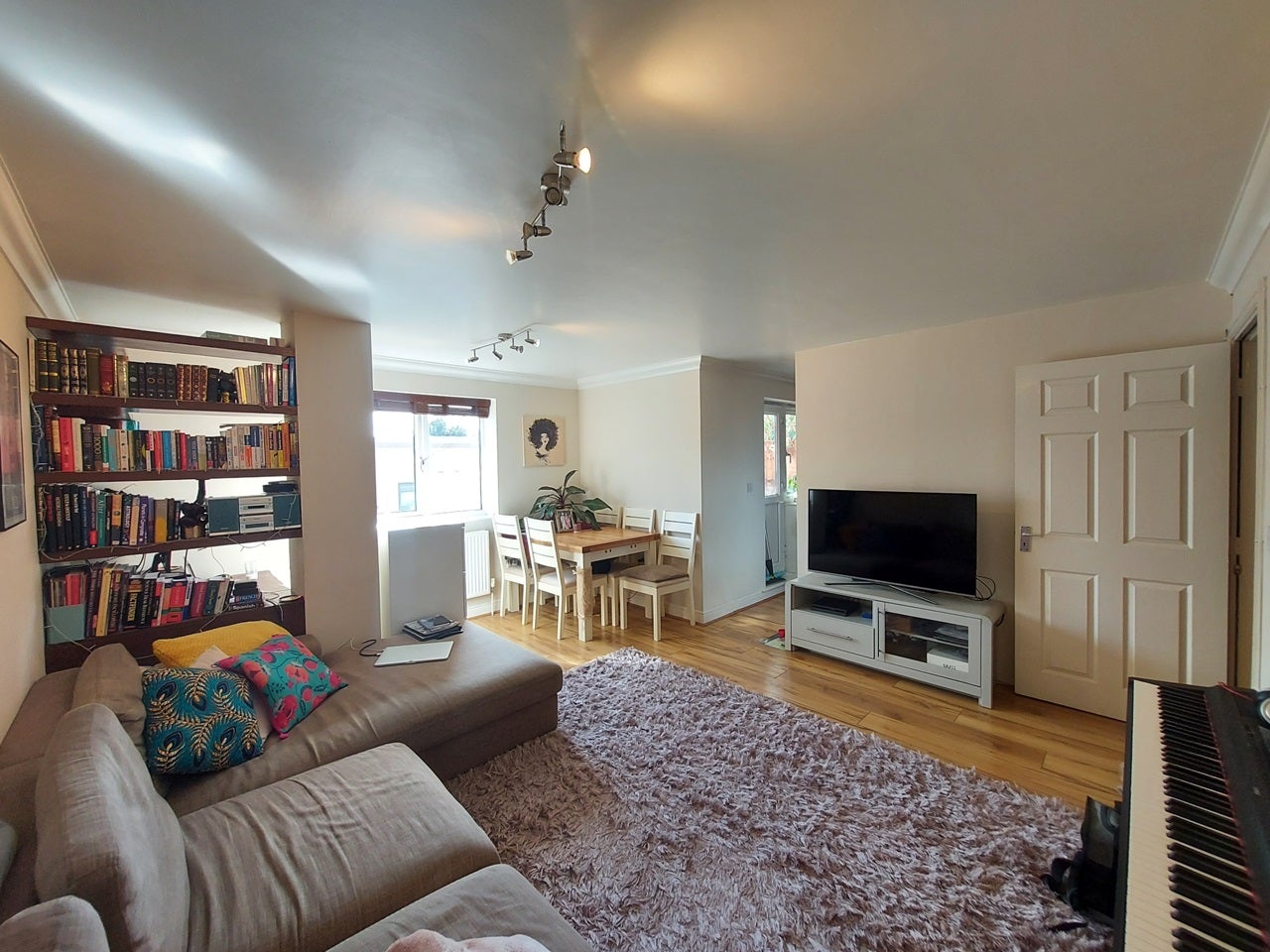 Flat Colebrook Street in Greater London