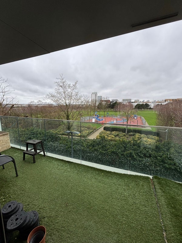 Room Booth Road in Greater London