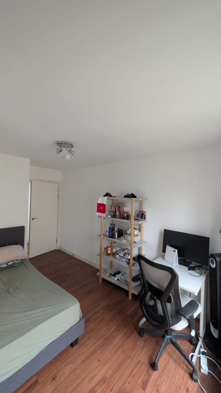 Room Booth Road in Greater London