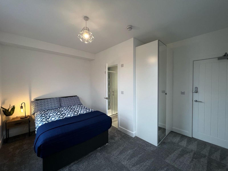 Flat Parkfield Road in Leeds