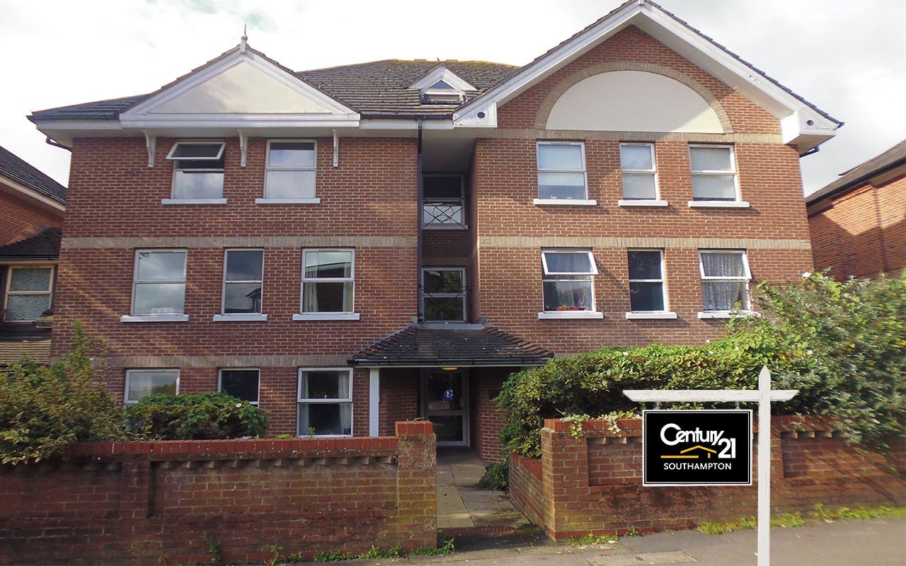 Flat Westridge Road in Southampton