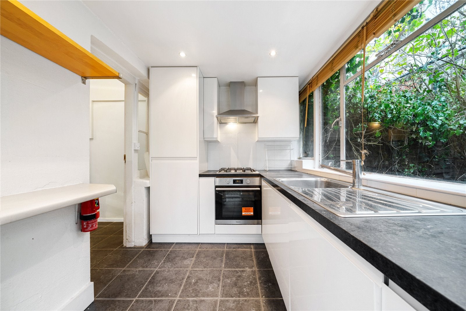 Flat Calabria Road in Greater London
