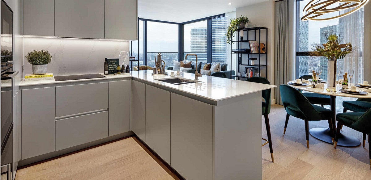 Flat South Quay Plaza in Greater London