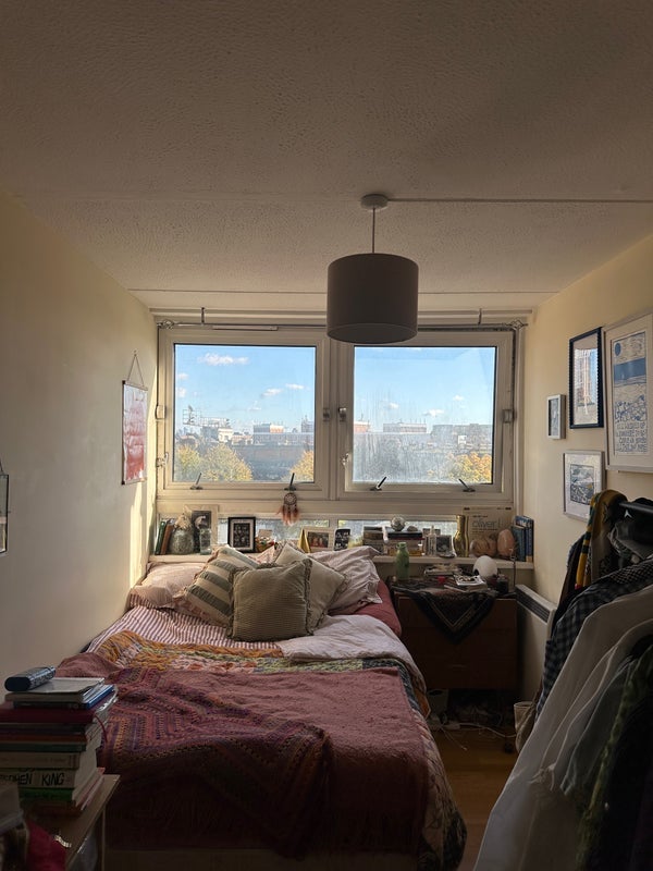Room Newtown Street in Greater London