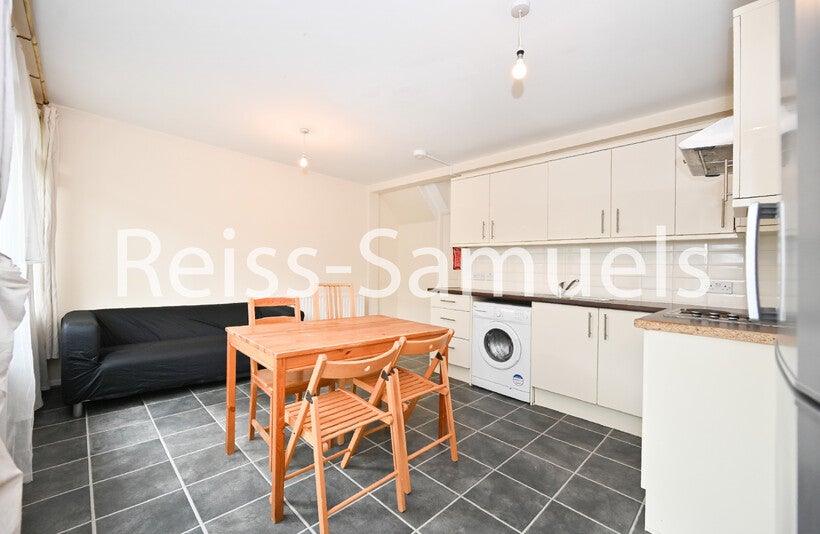 House Cook's Road in Greater London