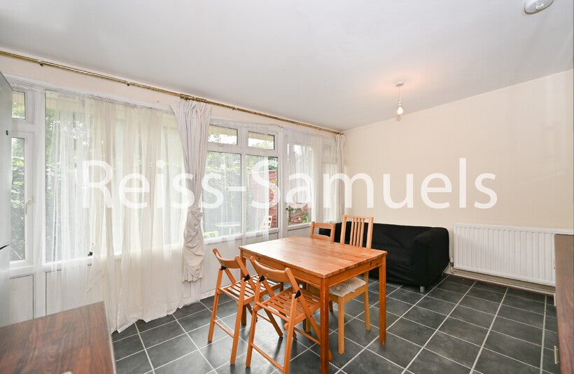 House Cook's Road in Greater London