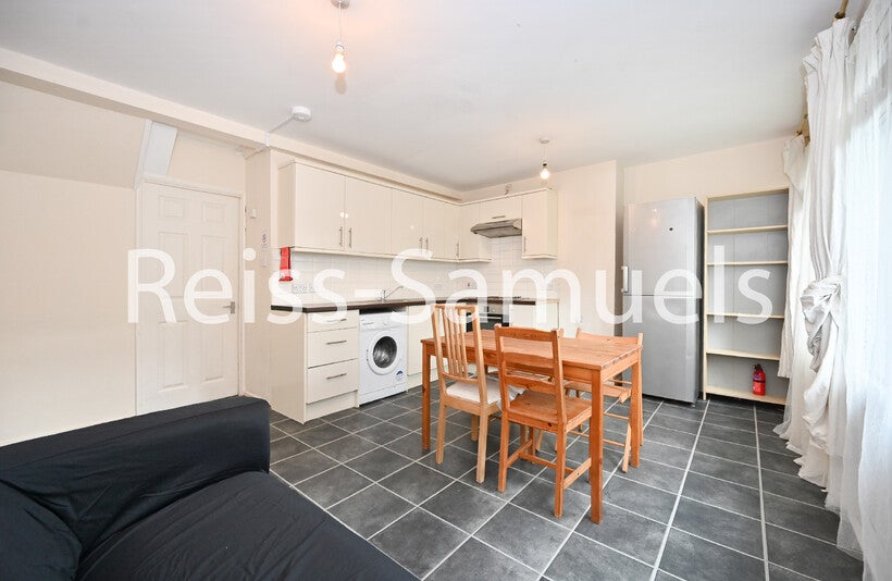 House Cook's Road in Greater London