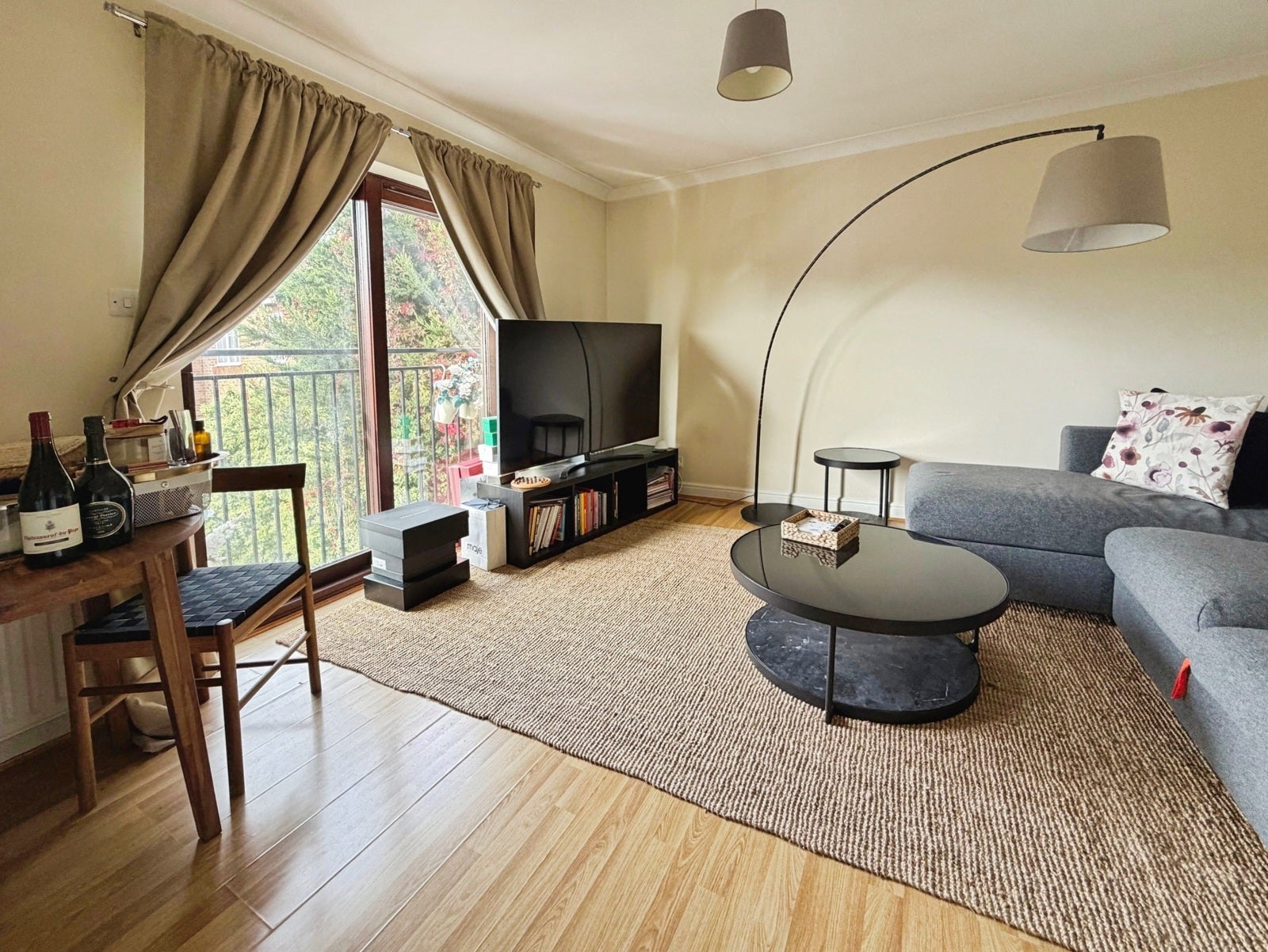 Flat Trumps Green Road in Borough of Runnymede