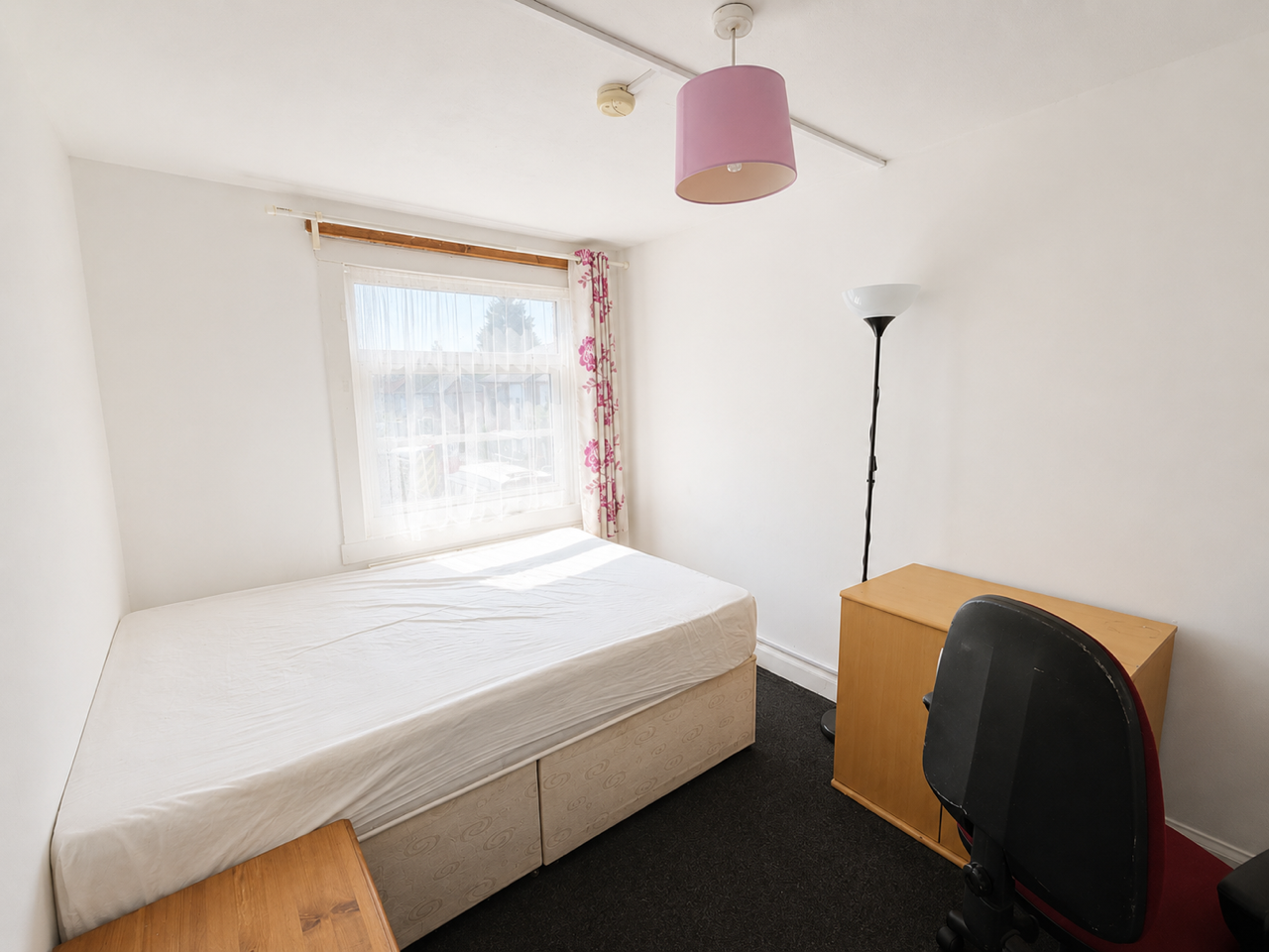 Room Humber Avenue in Coventry