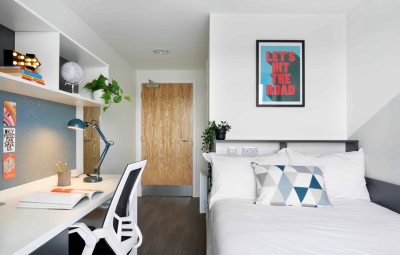 Room Westfield Road in City of Edinburgh