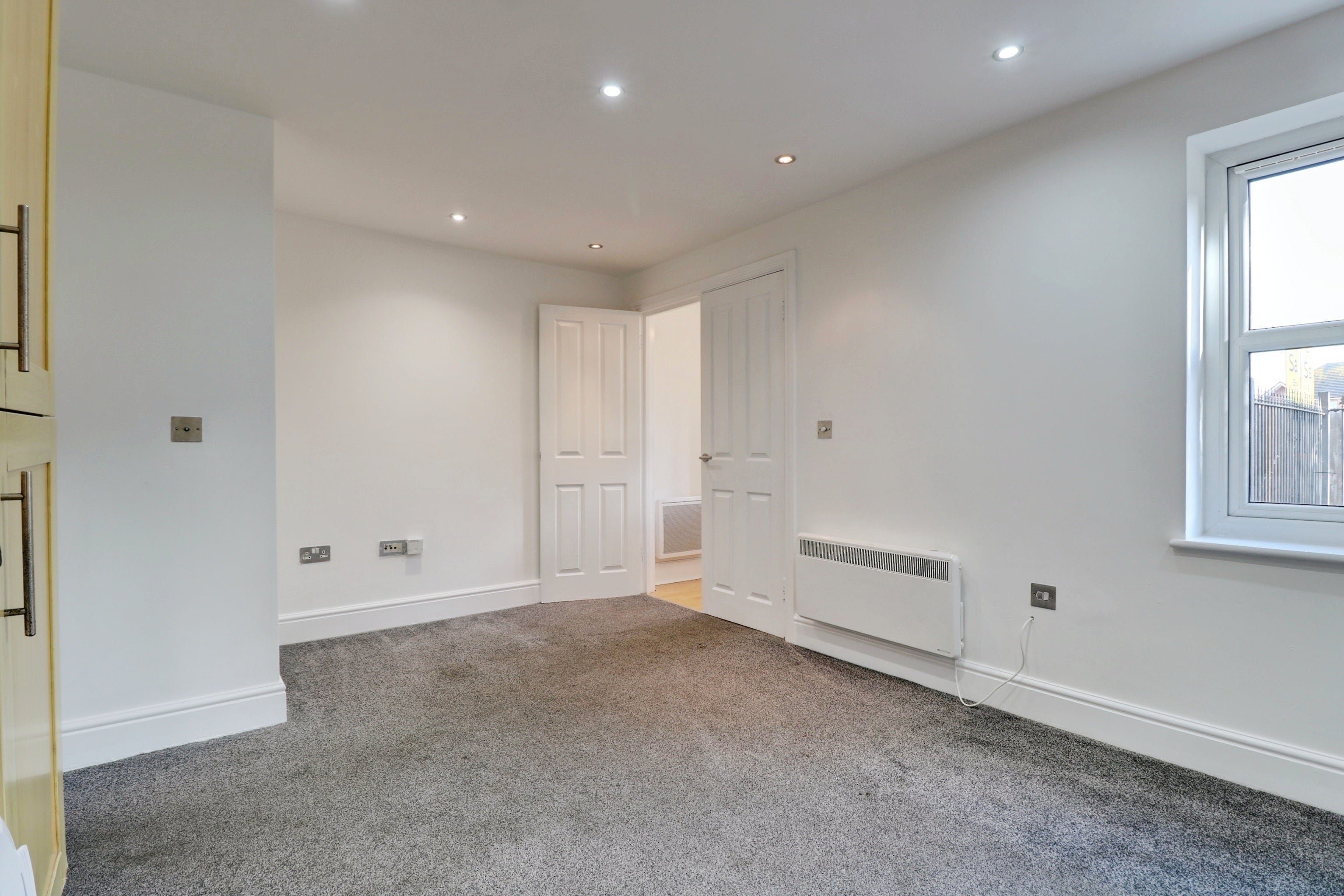 Flat Eastwood Road in Rayleigh