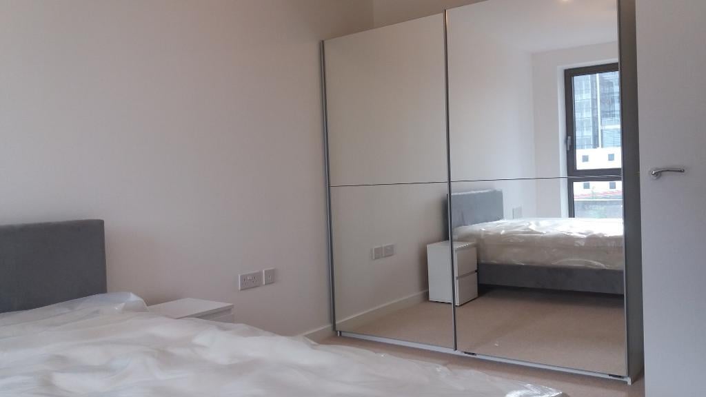 Flat Olympic Way in Greater London