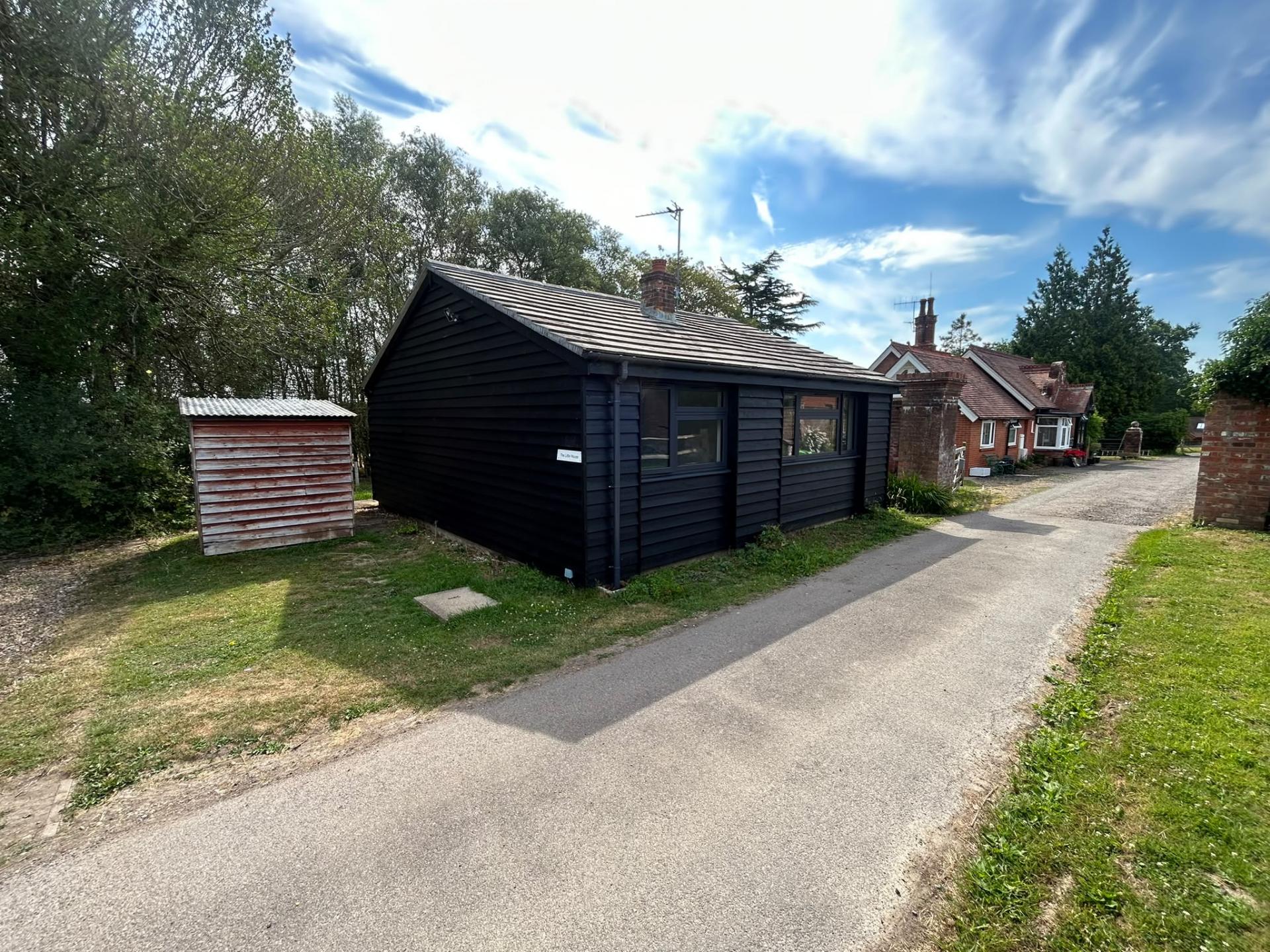 House Fox Hunt Green in Wealden
