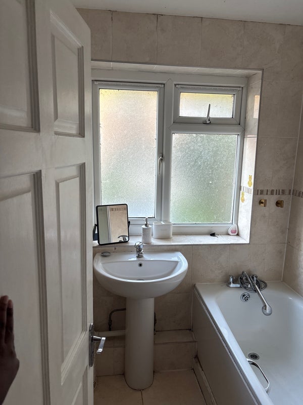 Room Blaney Crescent in Greater London