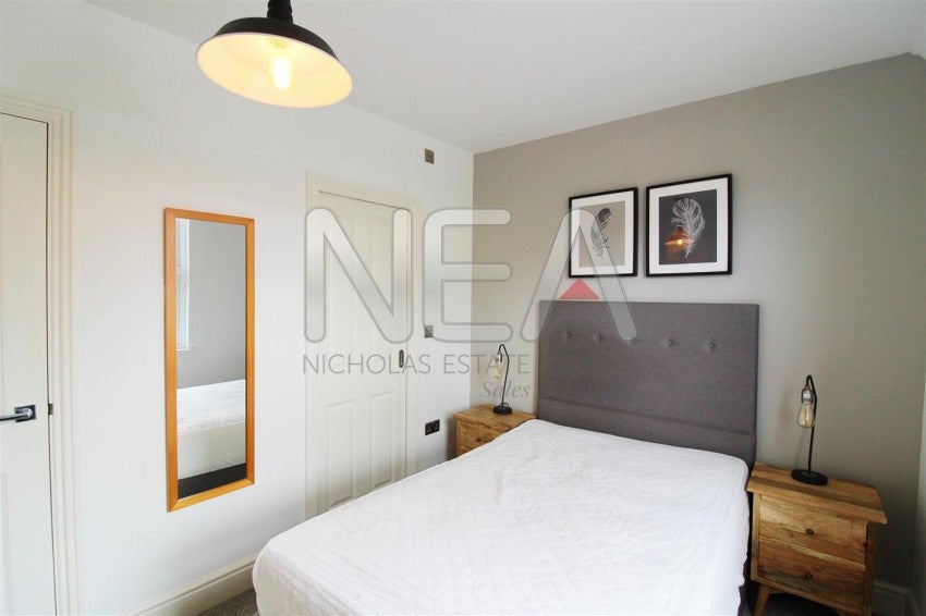 Room Swansea Road in Reading
