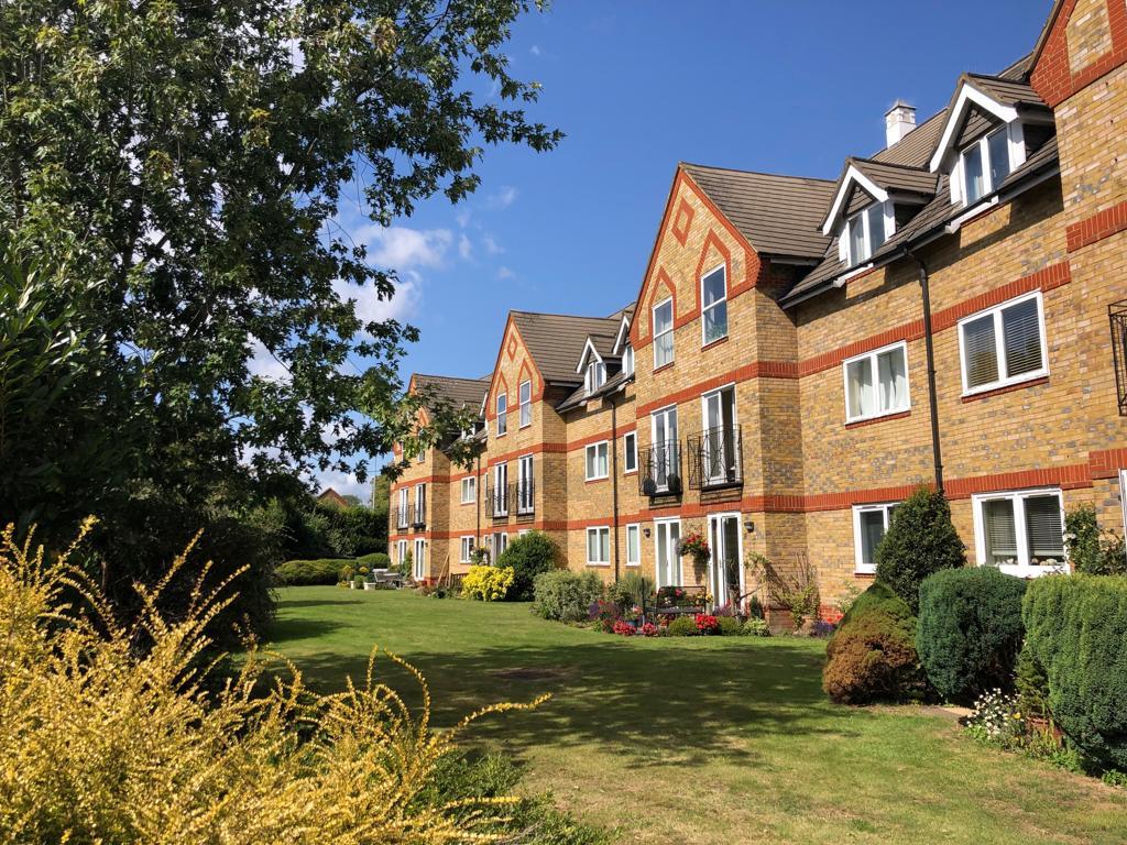 Flat Lower Kings Road in Dacorum