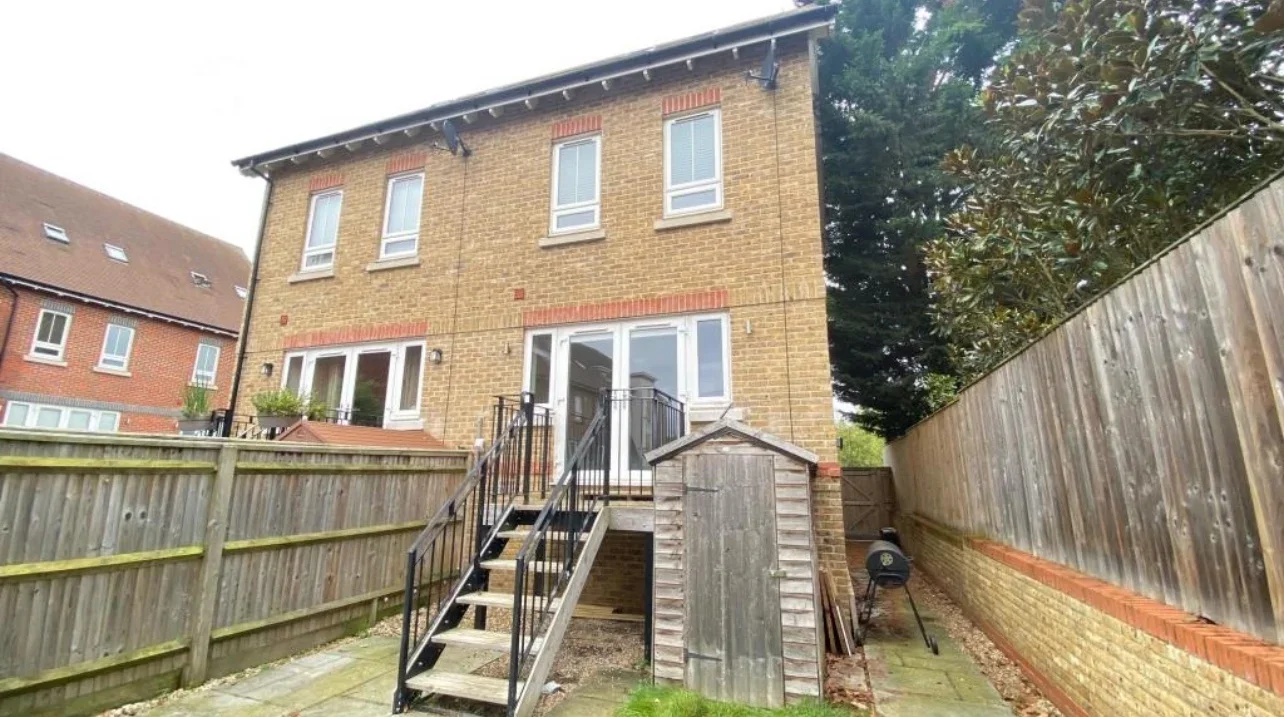 House Kingfisher Drive in Maidenhead