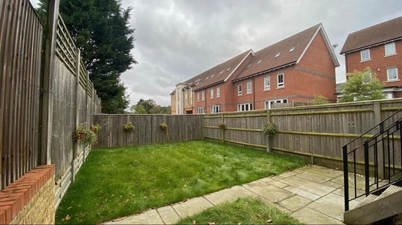 House Kingfisher Drive in Maidenhead