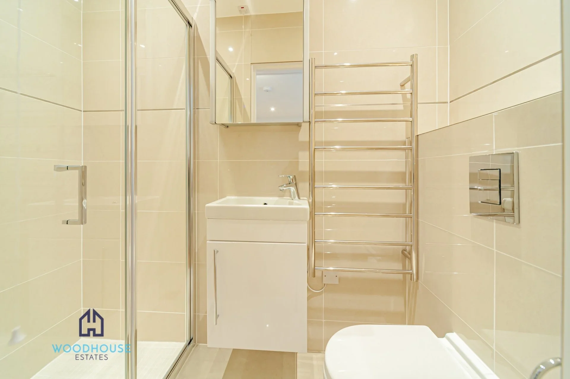 Flat Drakes Courtyard in Greater London