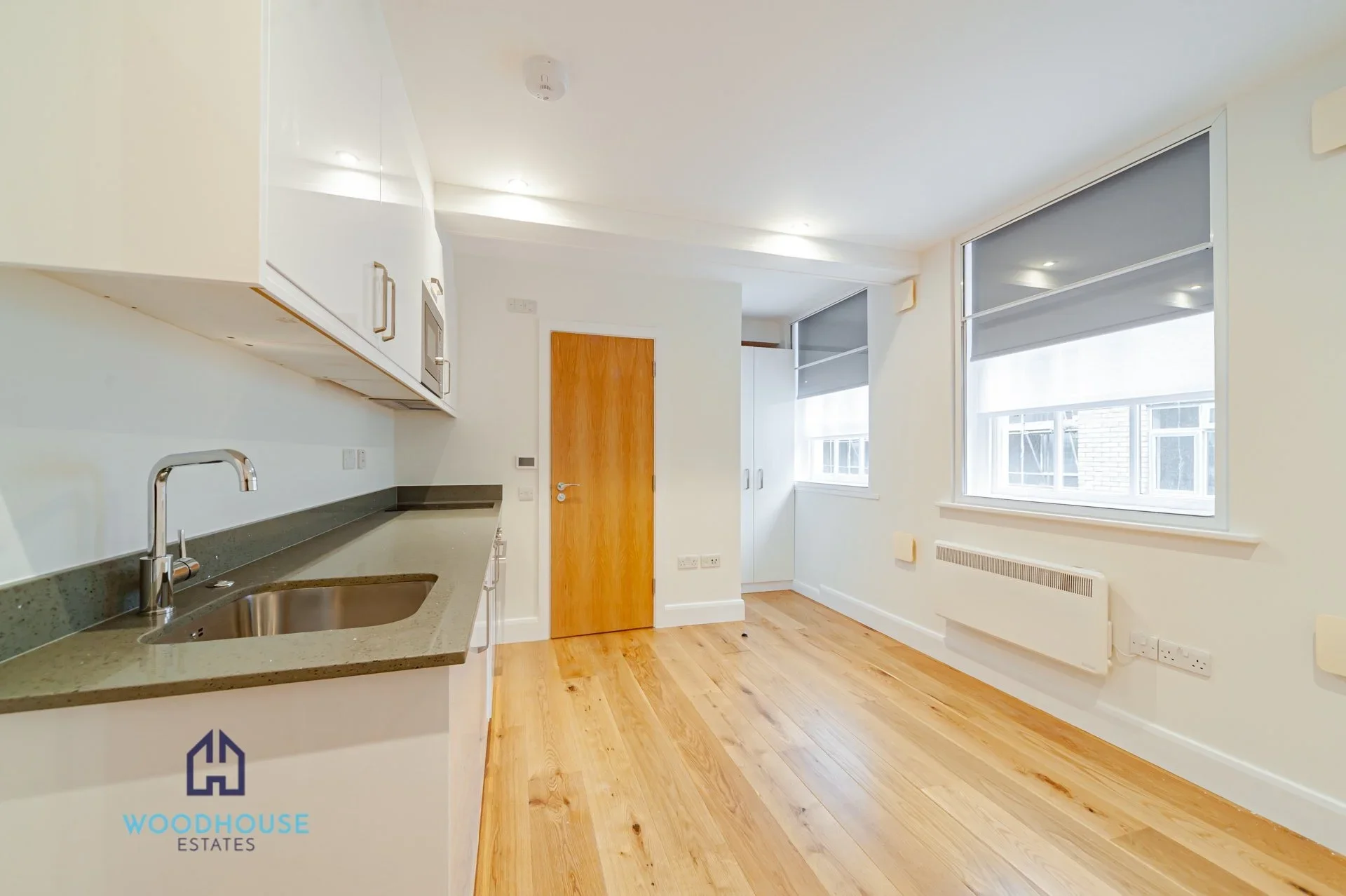 Flat Drakes Courtyard in Greater London