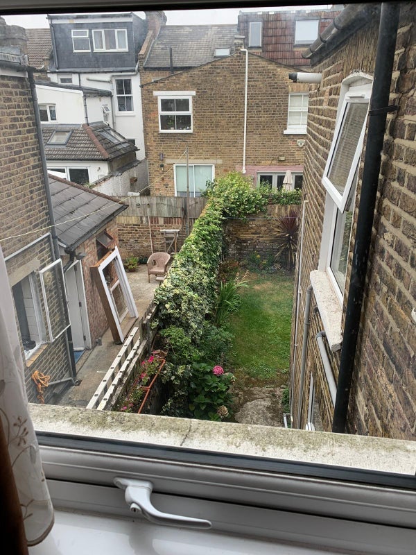 Room Gayford Road in Greater London