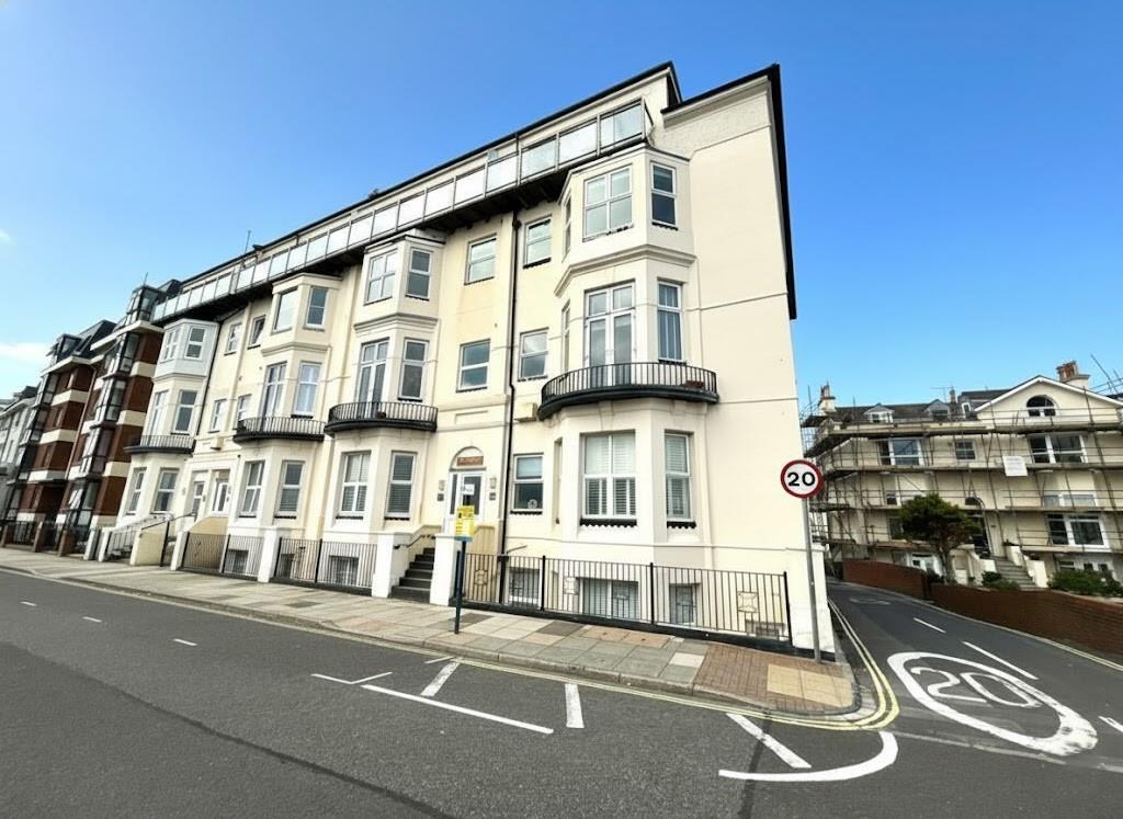 Flat South Parade in Portsmouth