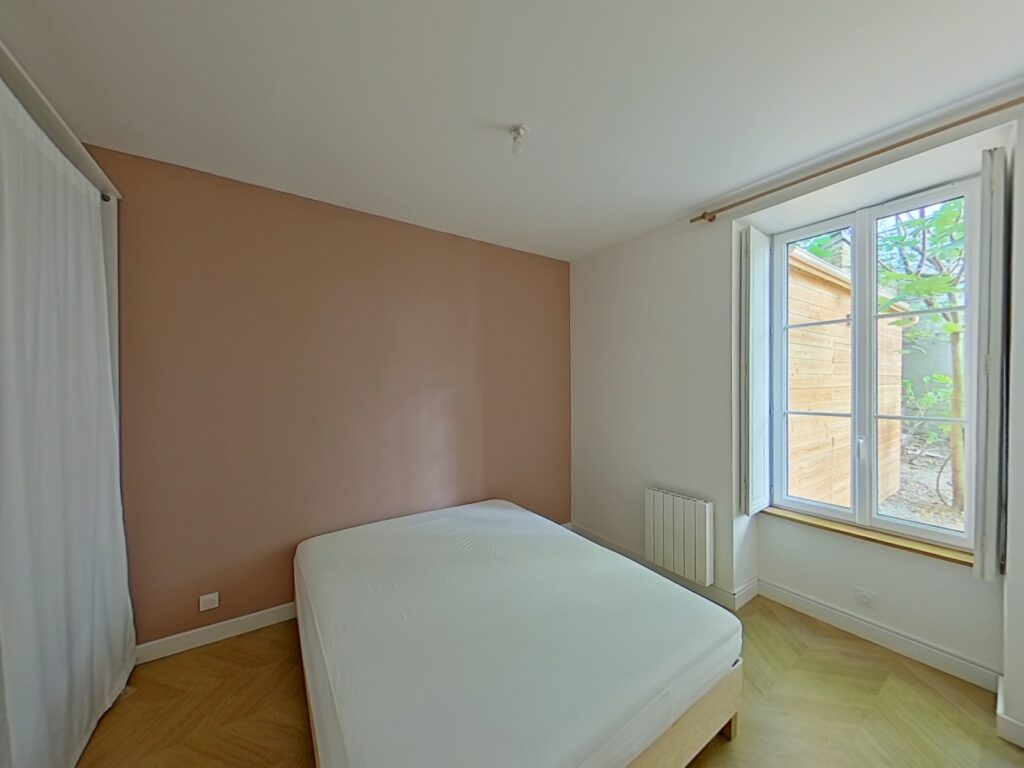 Flat Rue Marivaux in Nantes