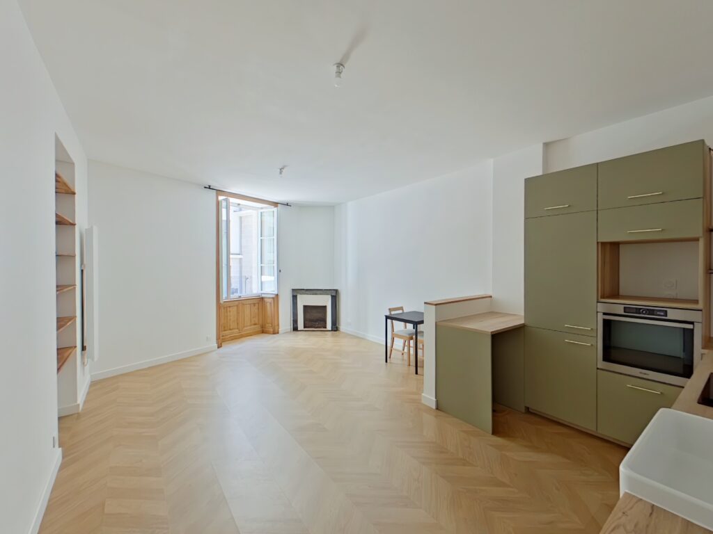 Flat Rue Marivaux in Nantes