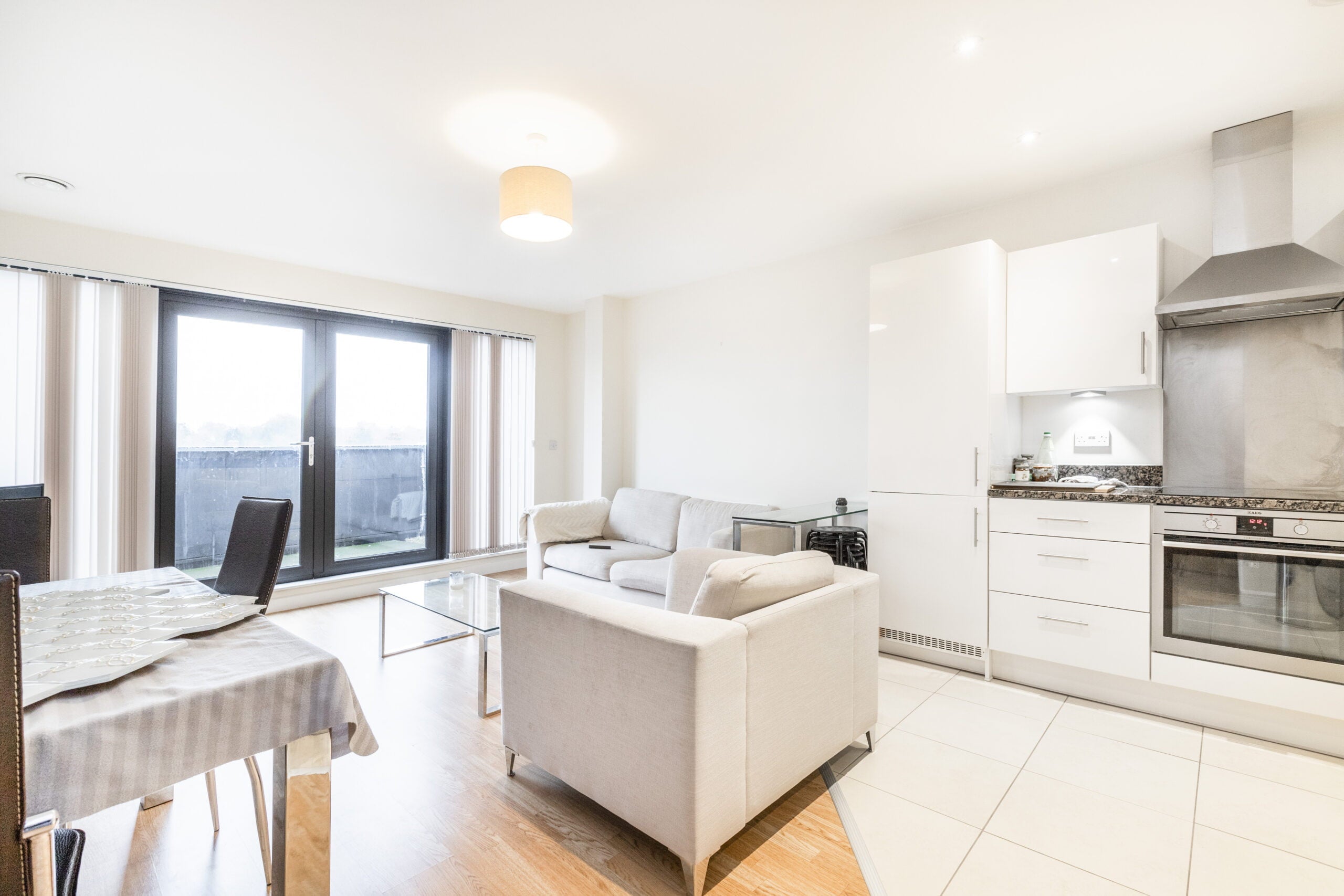 Flat Comber Close in London