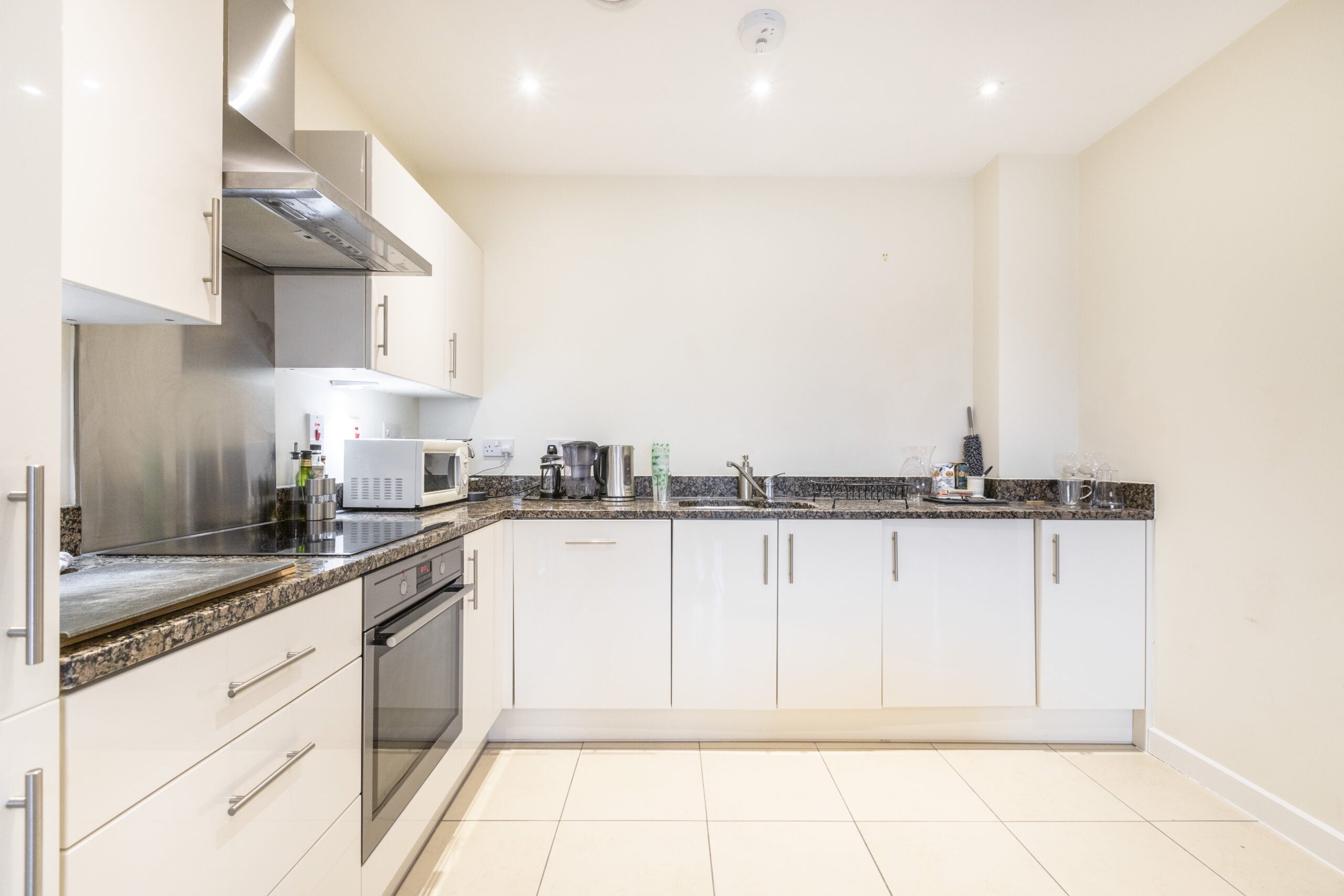 Flat Comber Close in London