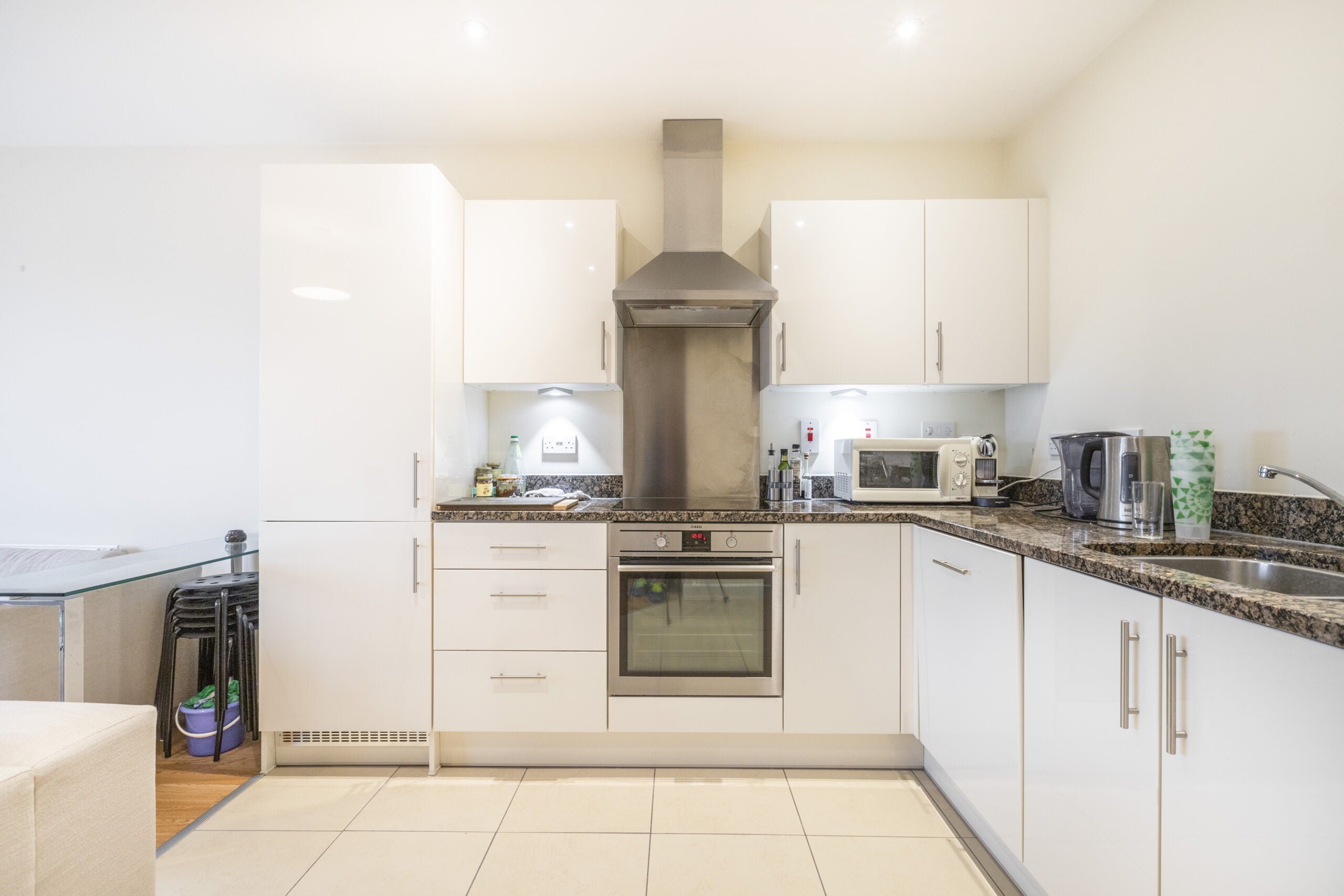 Flat Comber Close in London