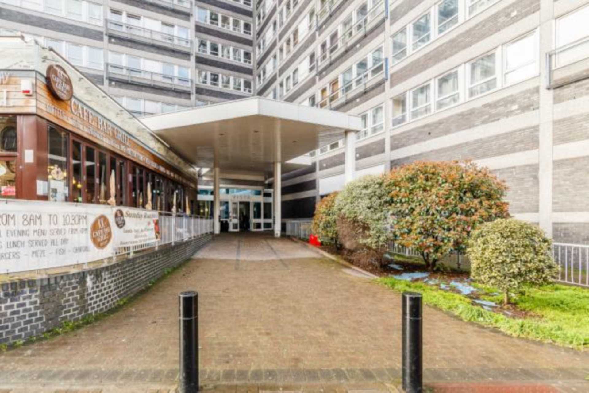 Flat Calderwood Street in Greater London