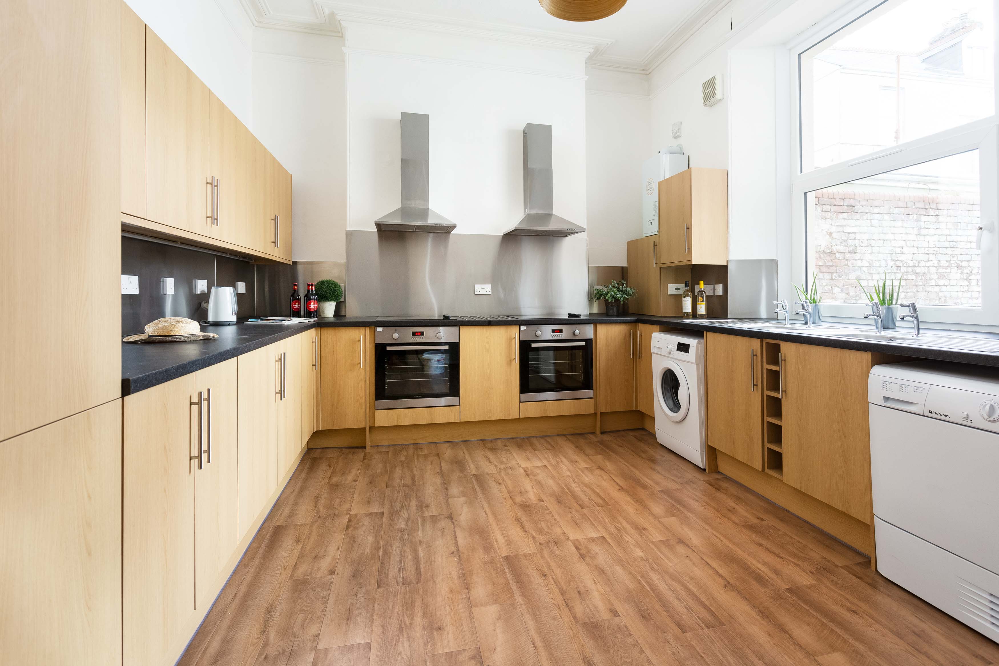 Room Houndiscombe Road in Plymouth