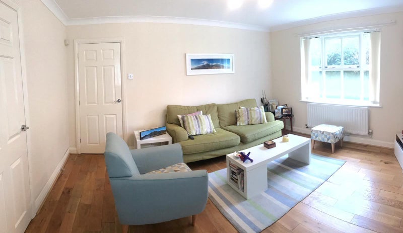 Room Olive Shapley Avenue in Manchester