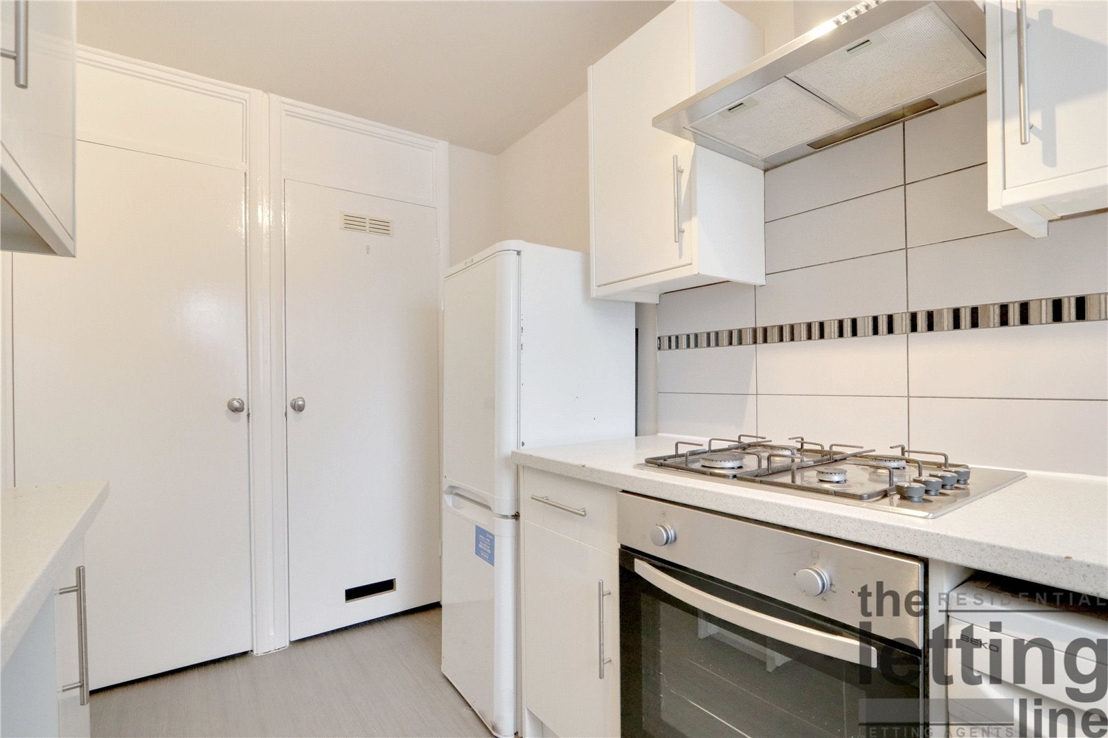 Flat Dunraven Drive in Greater London