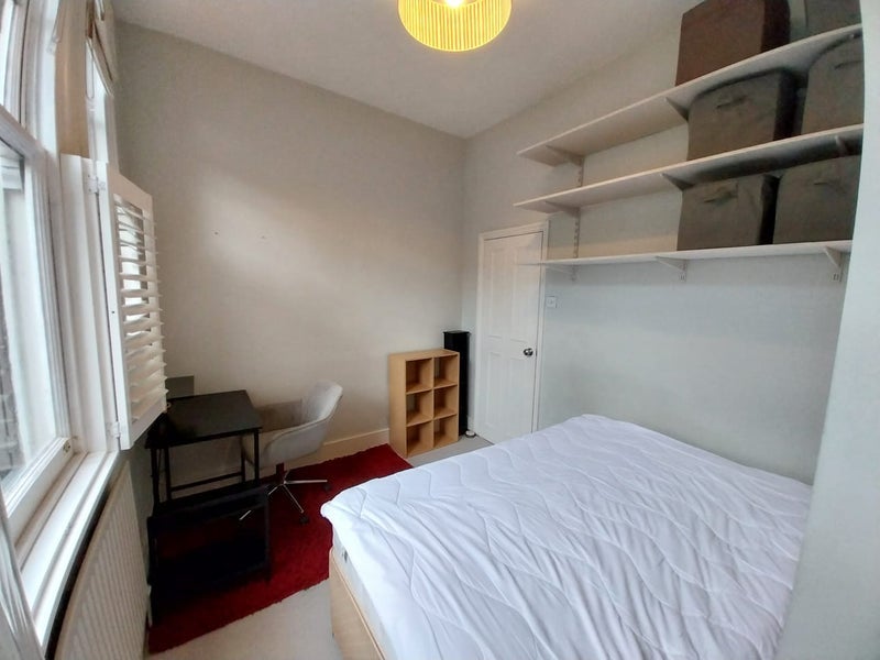 Room Upper Richmond Road in Greater London