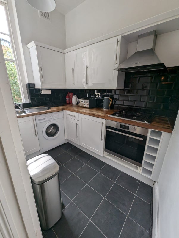 Room Upper Richmond Road in Greater London